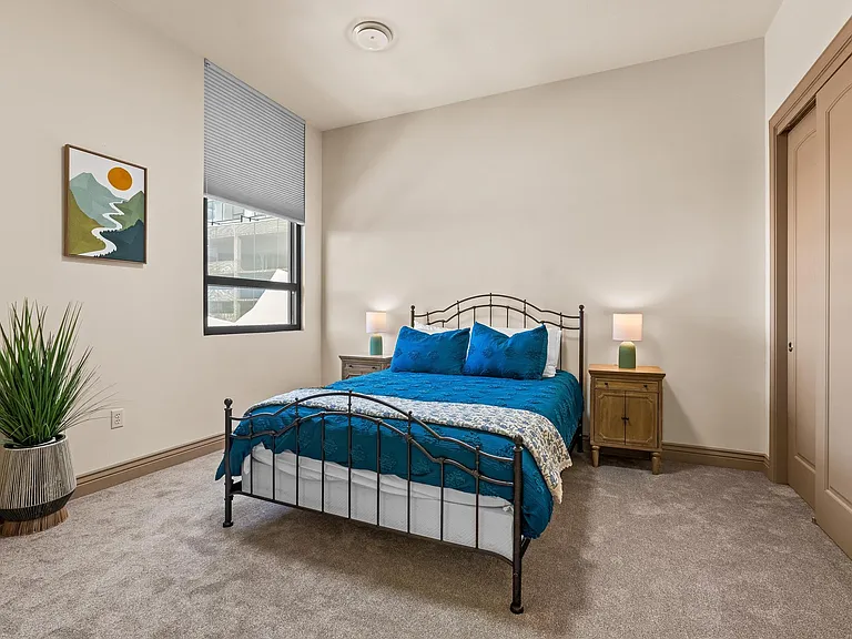 1112 W Main St #406 — Photo 29