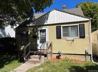3006 Mackin Rd, Flint, MI 48504