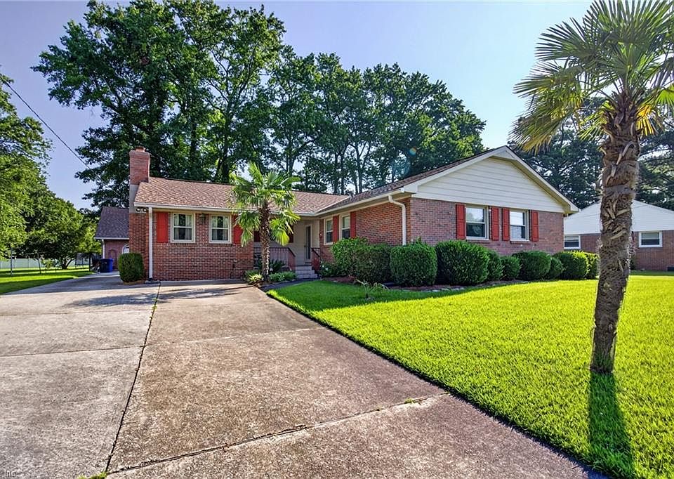 1st image of 4704 Hunters Point Dr