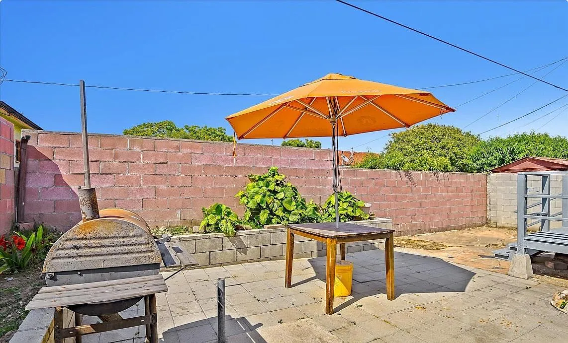 2 bed, 1000 sqft, $2,875 — Photo 2