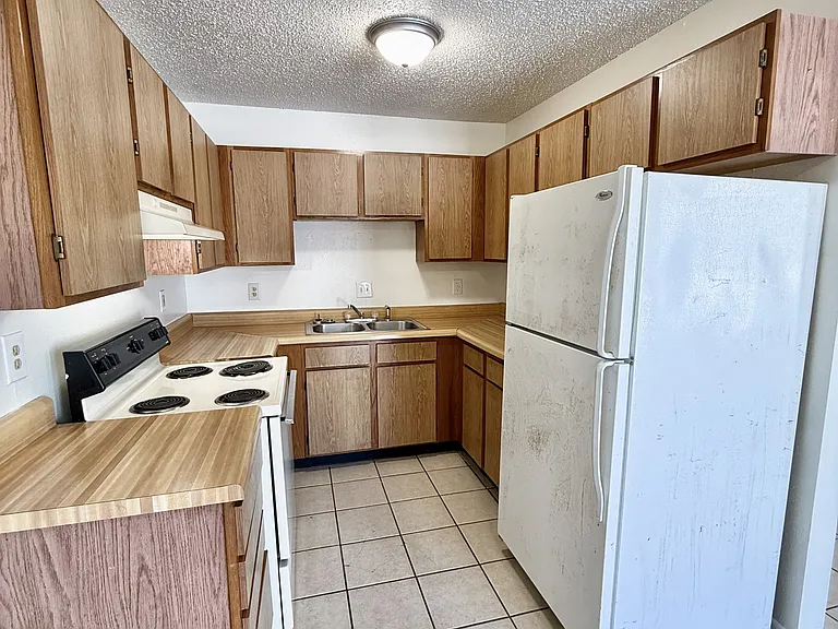 709 E Woodland St — Photo 26