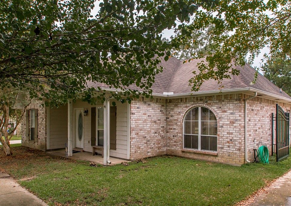 1st image of 14441 Whispering Oaks Dr
