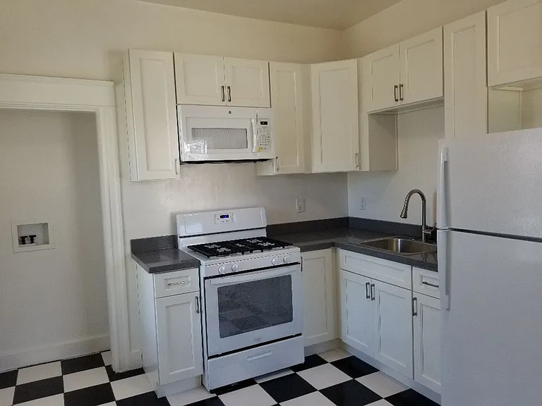 230-234 Arkansas St — Photo 10