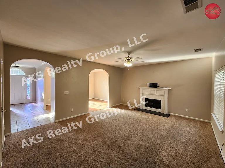 1108 Colony Trl — Photo 3
