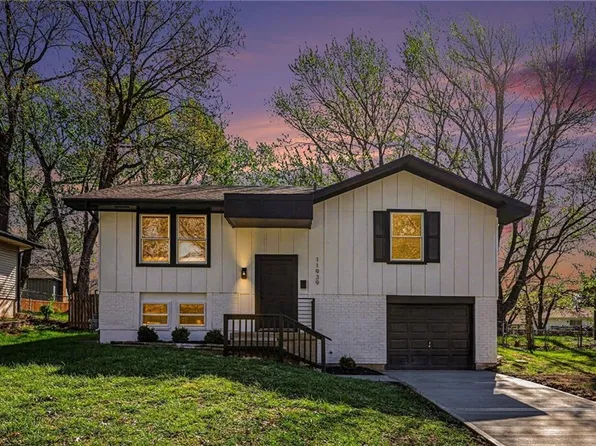 11939 Smalley Ave, Grandview, MO 64030