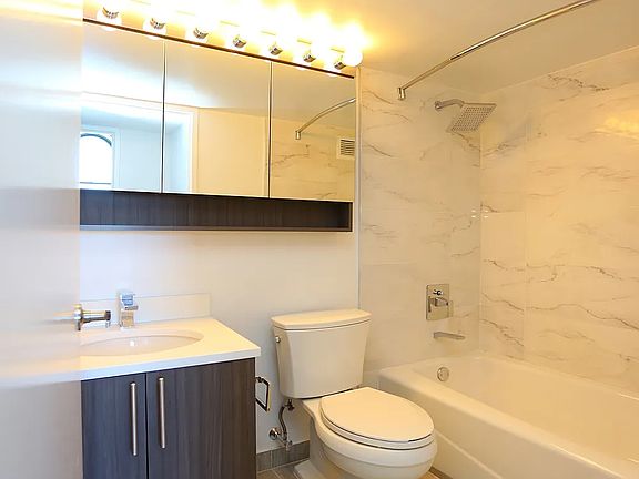 3rd image of 666 Greenwich St #Penthouse 18