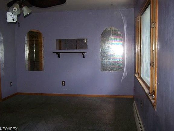 3rd image of 220 Earl Dr