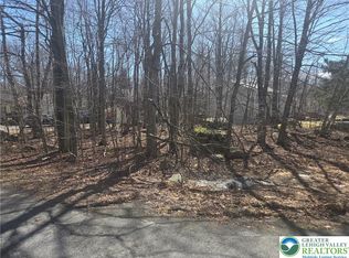 Chipmunk Dr, Tobyhanna, PA 18466