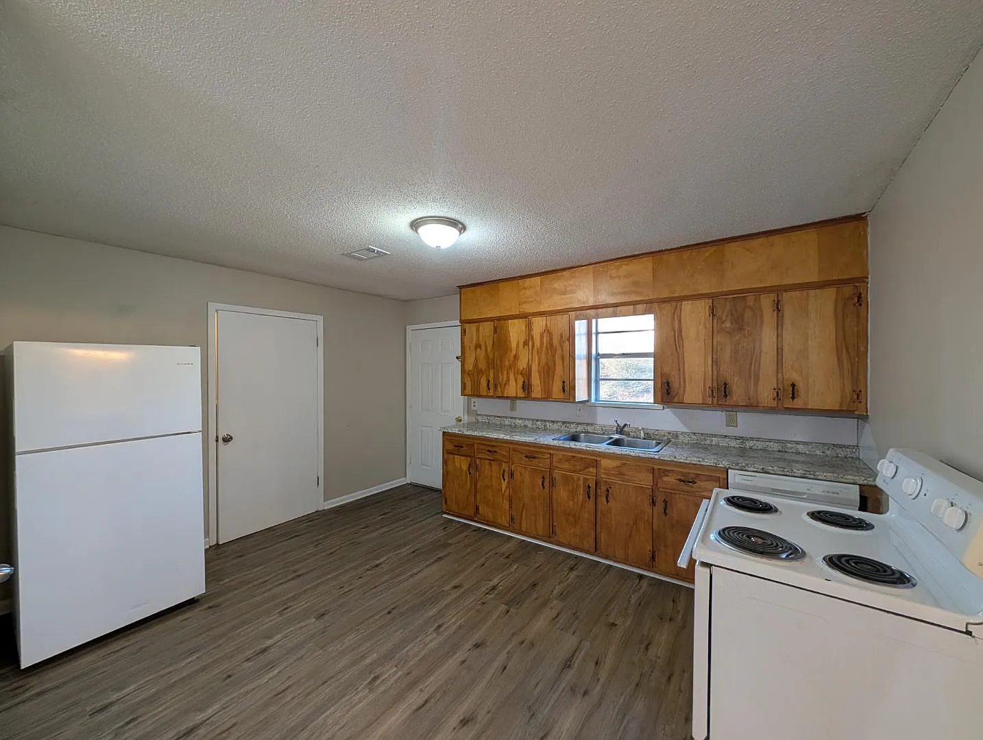 720 20th St - 730 20th St — Photo 3