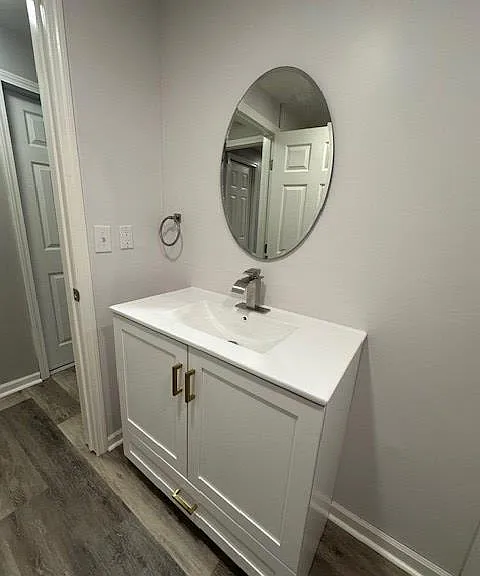 4 E Washington Ave — Photo 16