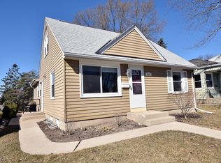 3513 N 100th St, Milwaukee, WI 53222