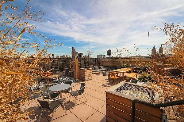 Sold by Corcoran | media 18