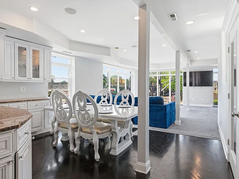 4159 W Fullerton Ave #2 — Photo 3
