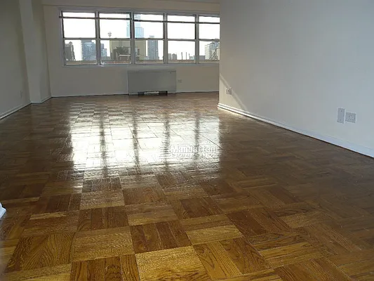 Rented by Manhattan Connection | media 14