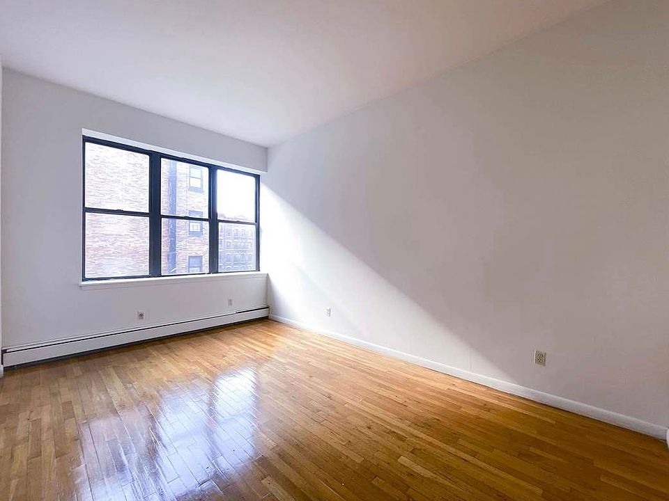 1st image of 424 W 53rd St #3B