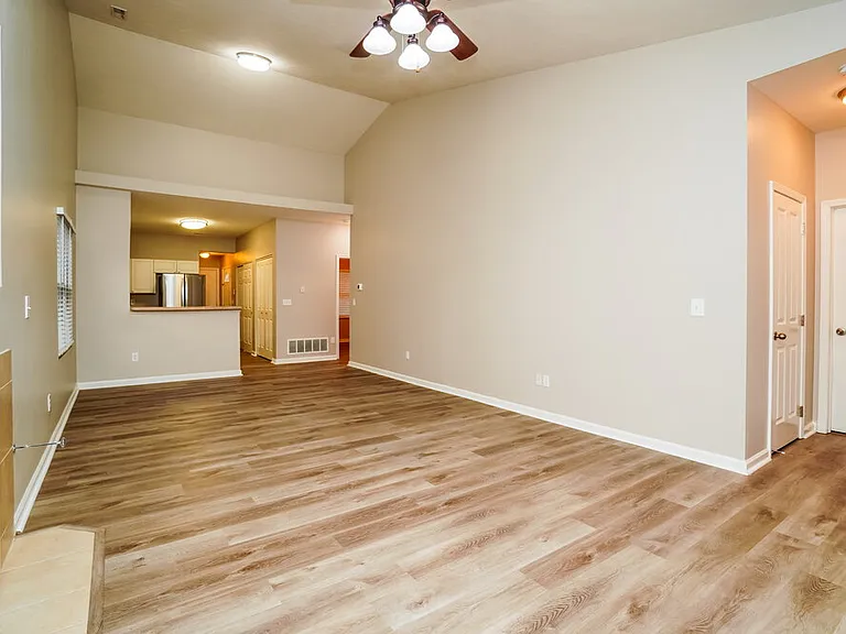 6105 Bristol Ridge Dr — Photo 5