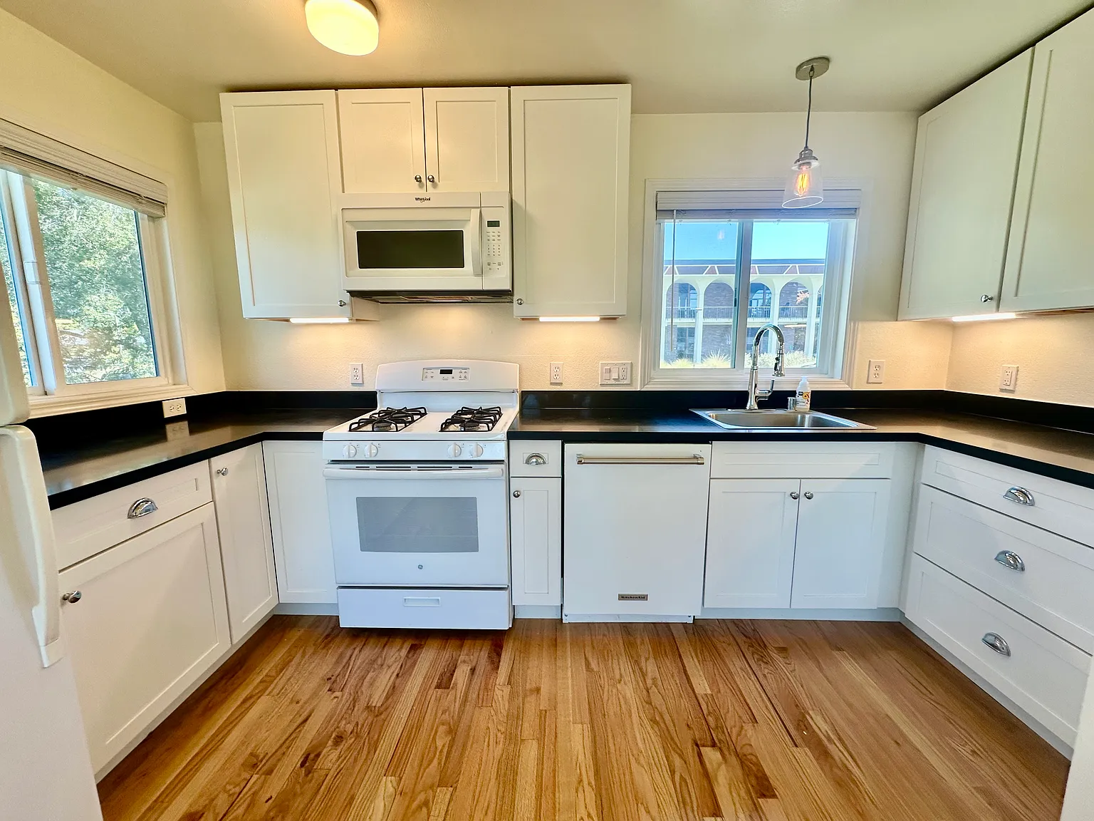 1 bed, 625 sqft, $1,995 — Photo 3