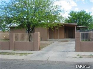 2901 W Christopher Dr, Tucson, AZ 85746