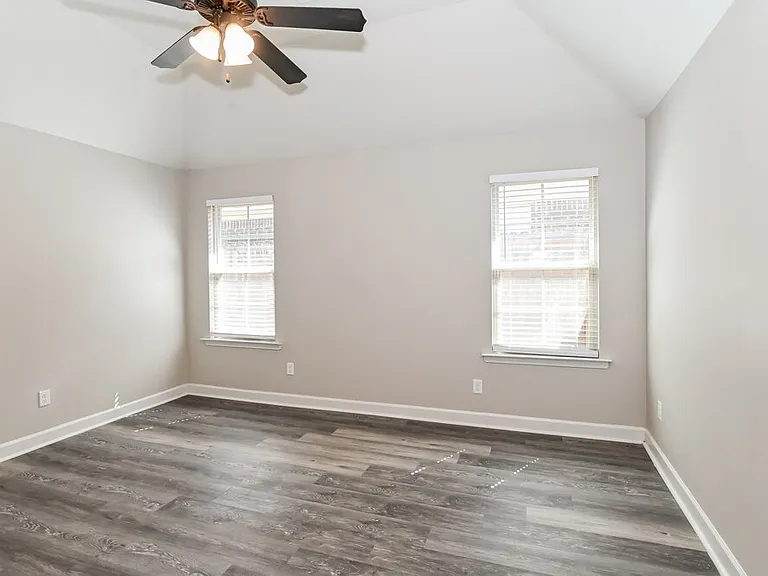 1405 Switzer Cv — Photo 9