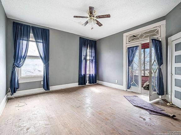 5th image of 510 ERIE AVENUE