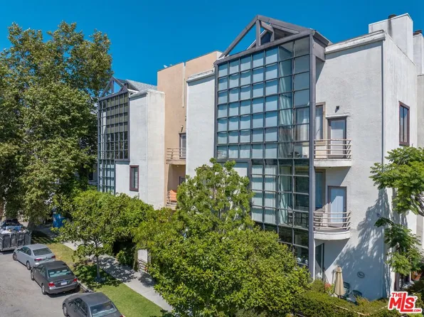 1670 Malcolm Ave APT 203, Los Angeles, CA 90024