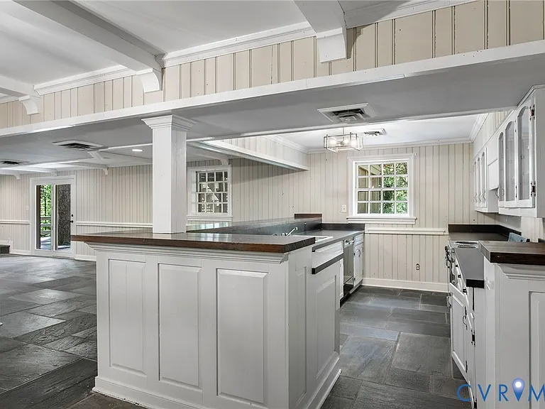 9900 Kingsbridge Rd — Photo 39