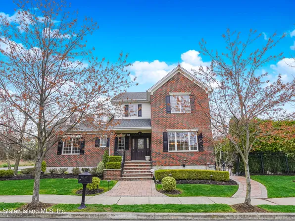 84 Belwood Loop, Staten Island, NY 10307