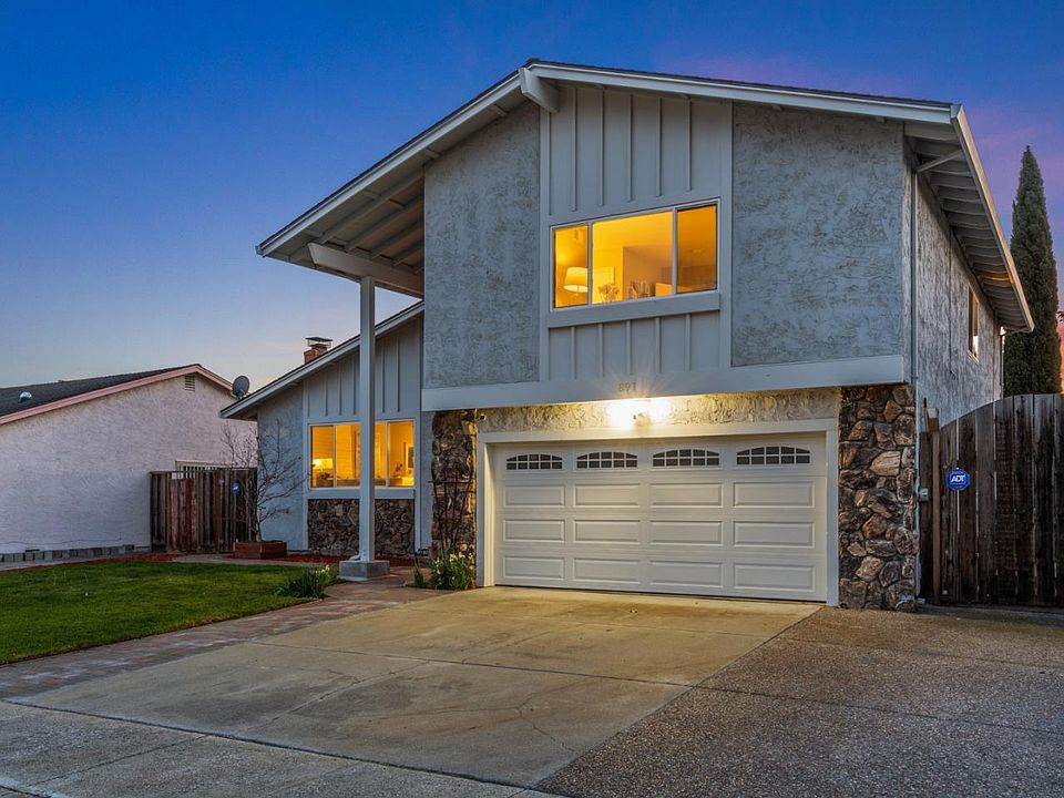 1st image of 891 Viceroy Way