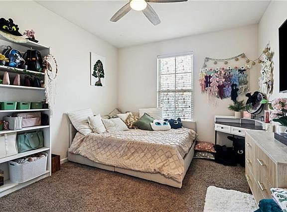 5th image of 760 Lakeshore Village Dr