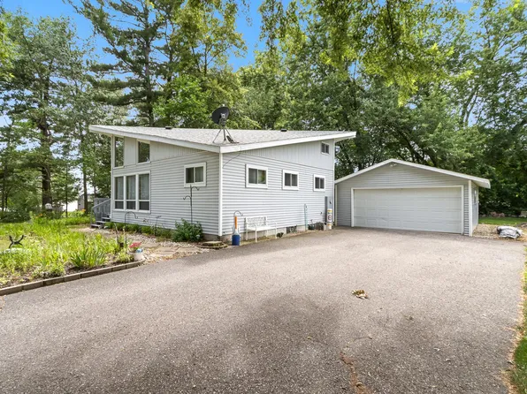 W5658 Island Dr, Pardeeville, WI 53954