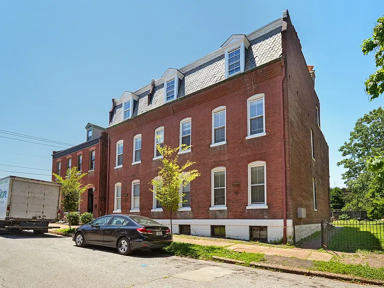 2419 Menard St — Photo 2