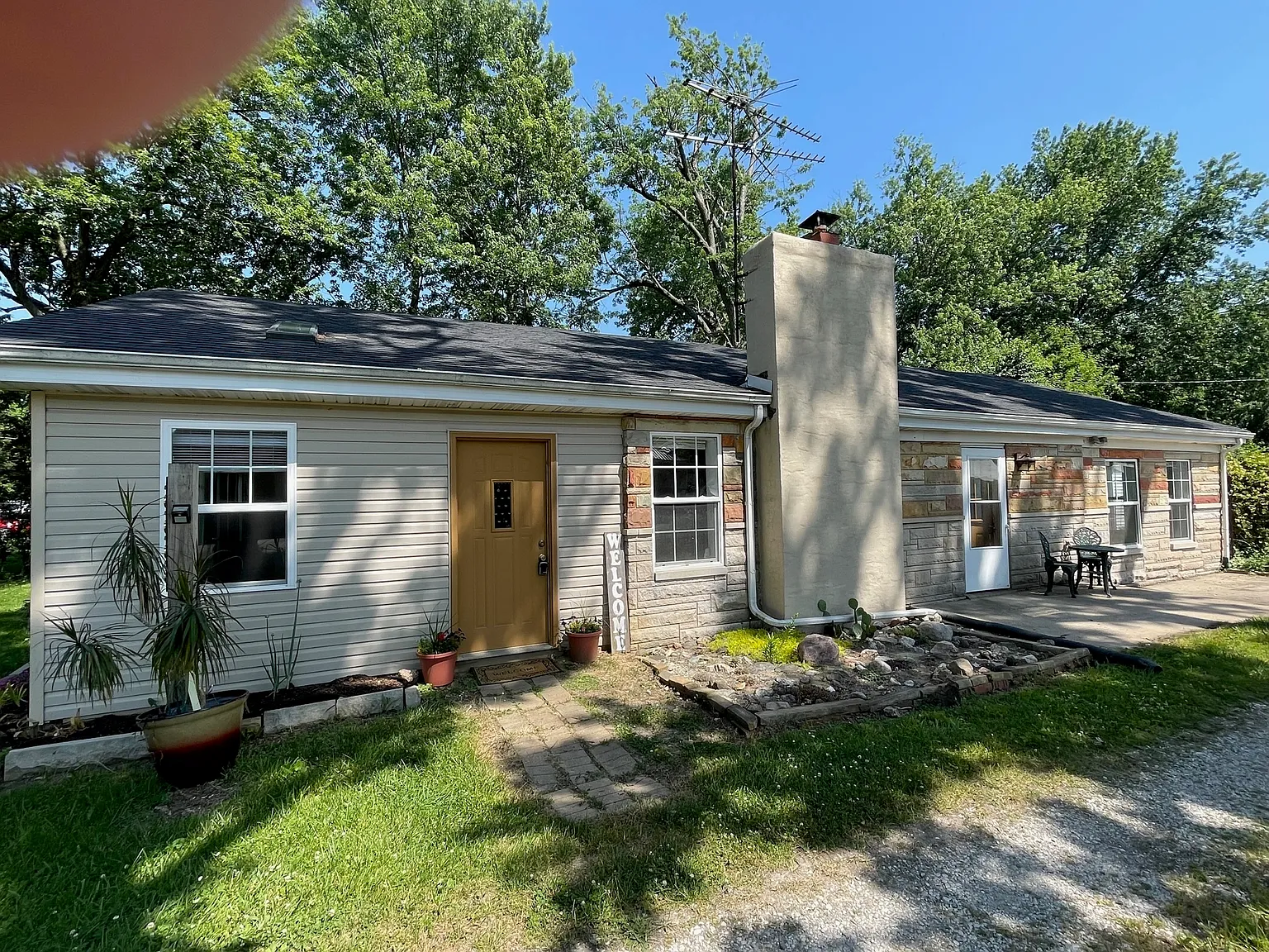 5555 W Southport Rd photo 1