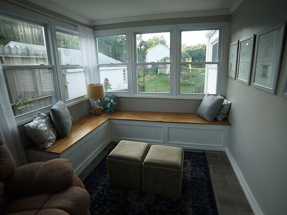 3rd image of 52 Rooney Ave