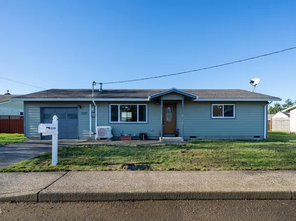 702 Ash Ave, Tillamook, OR 97141
