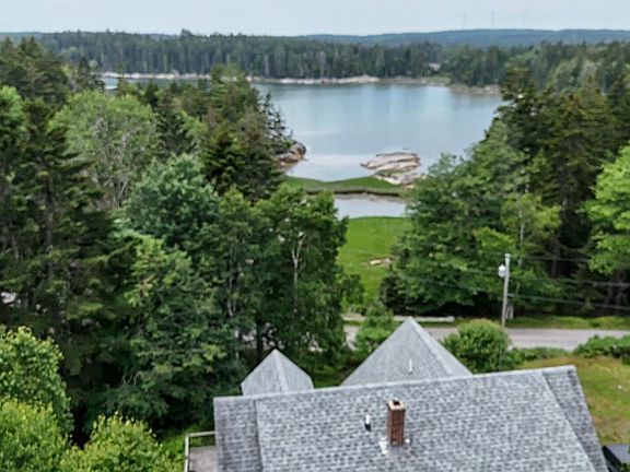 3rd image of 439 Calderwood Neck Road