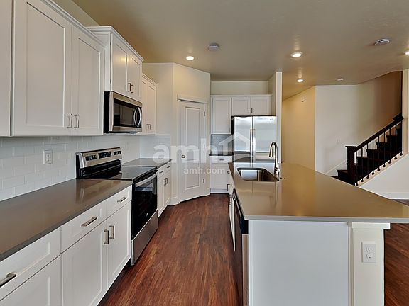 3rd image of 1515 W Afton St