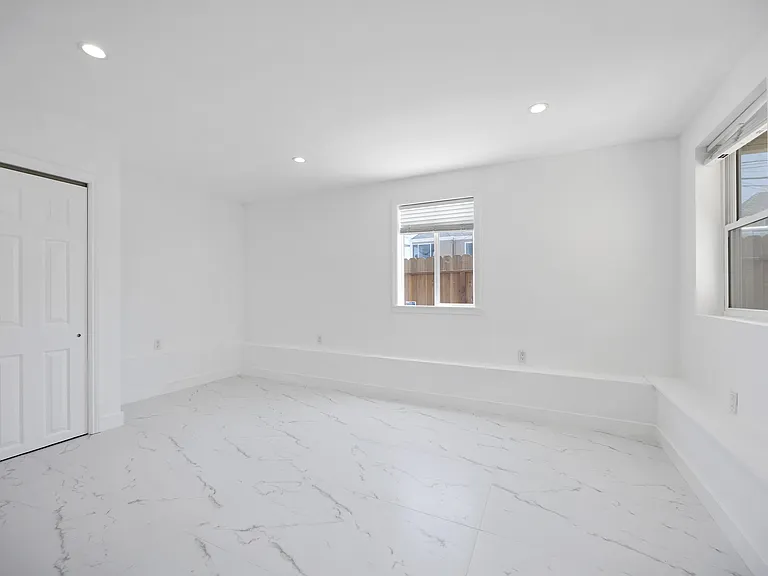3501 Noriega St #A — Photo 8