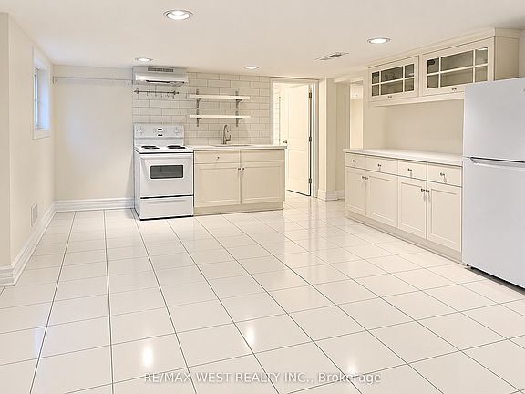 4th image of 117 Rosemount Ave #Basement