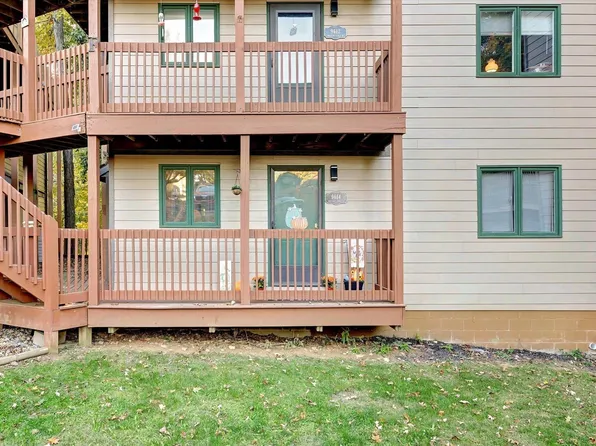 9614 S Lake Ridge Dr, Bloomington, IN 47401