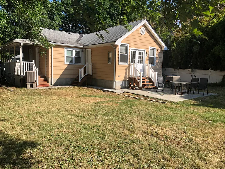 24 Hobson Ave — Photo 13
