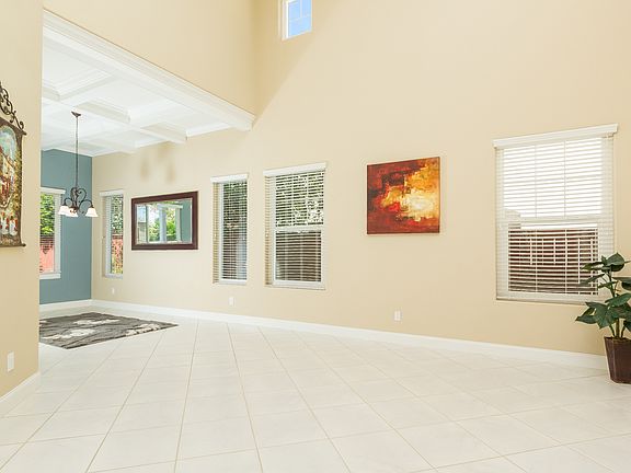 4th image of 530 Golf Glen Dr