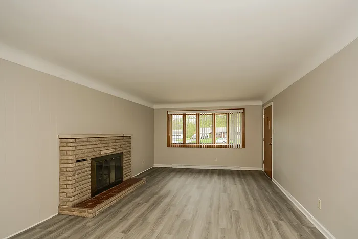 610 Marview Ter — Photo 2