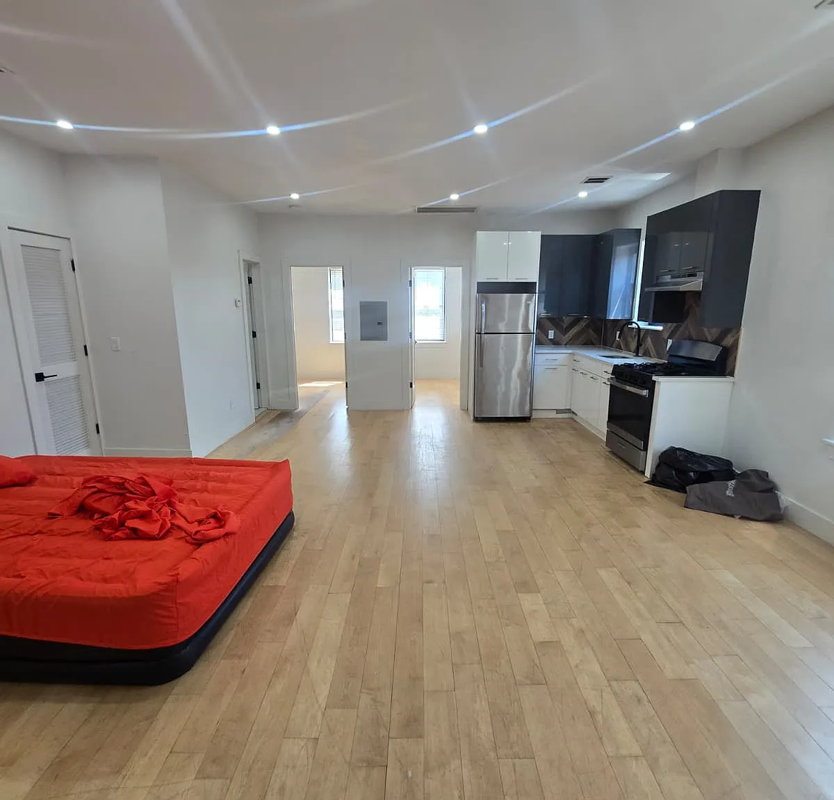 2 bed, $2,100 — Photo 2