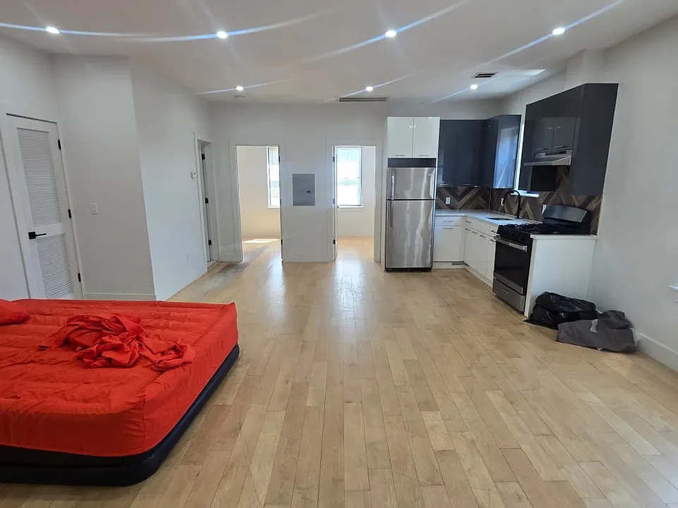 517 Grand Ave #2