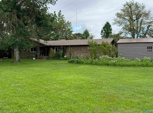 5815 Georgia Mountain Rd, Guntersville, AL 35976