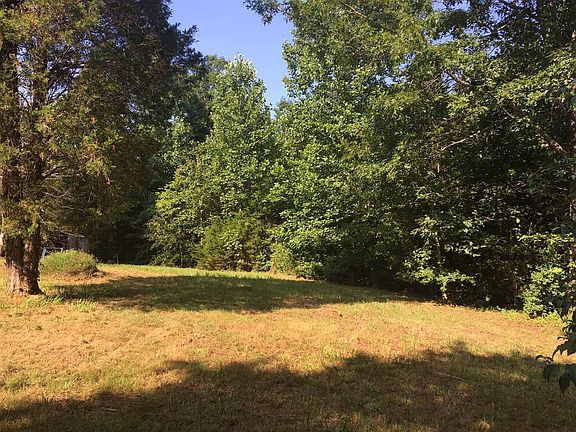 2nd image of 219 Indian Hill Ln