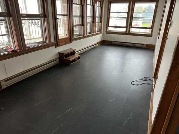 137 Lake St APT 1