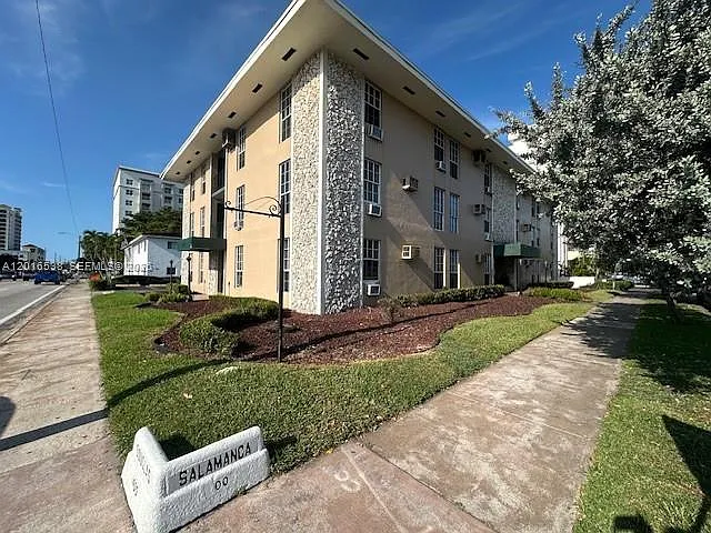 C Gab Douglas Sec — Photo 3