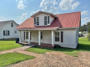 301 Edgewood St, Lafayette, TN 37083