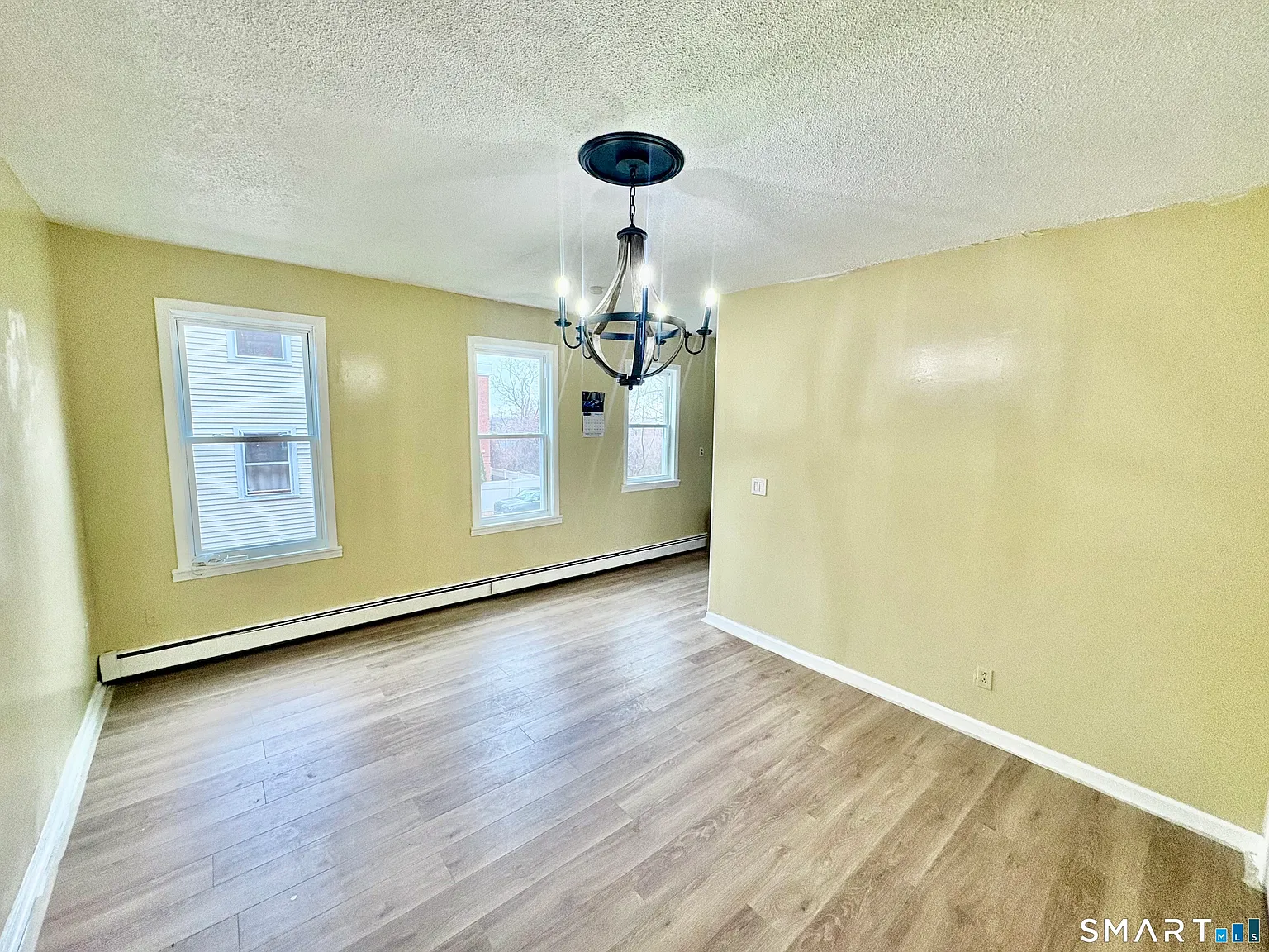 3 bed, 1.0 bath, 1169 sqft, $2,100 — Photo 4